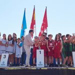 EL ALCALDE DE LEGANÉS ENTREGANDO LA COPA A NUESTRO ALEVINES
