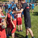 ENTREGA DE MEDALLAS POR PARTE DE SU ENTRENADOR DANIEL VEGA