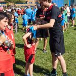 ENTREGA DE MEDALLAS POR PARTE DE SU ENTRENADOR DANIEL VEGA