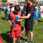 ENTREGA DE MEDALLAS POR PARTE DE SU ENTRENADOR DANIEL VEGA